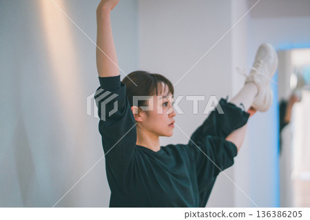 舞 舞蹈 跳舞 136386205