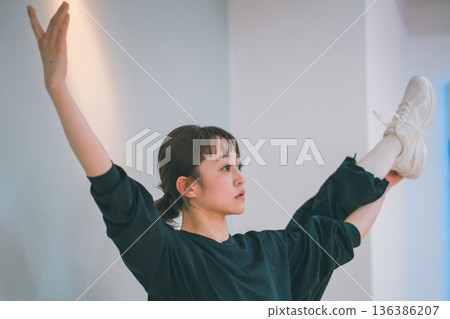 舞 舞蹈 跳舞 136386207