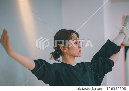 舞 舞蹈 跳舞 136386208