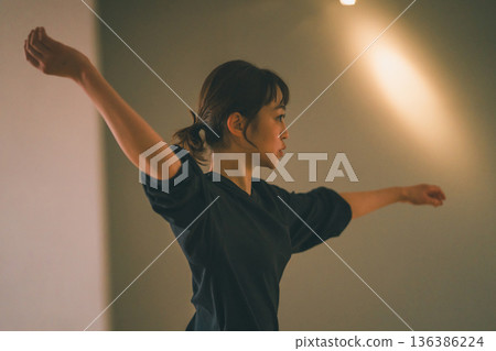 dancing, female, lady 136386224