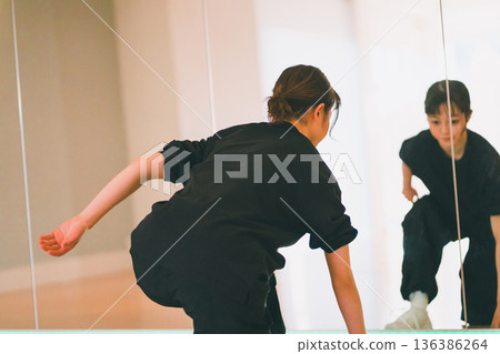 舞 舞蹈 跳舞 136386264