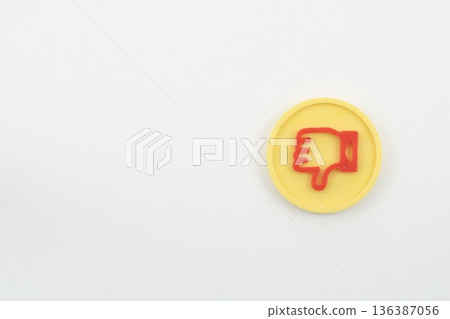 Bad icon design to convey opposition 136387056