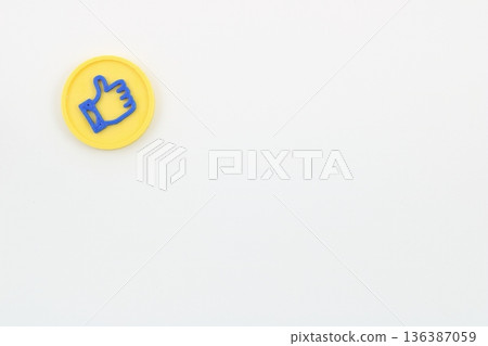 Simple icon for approval and thumbs up Simple icon for approval and thumbs up 136387059