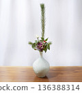 flower arrangement 136388314