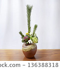 flower arrangement 136388318