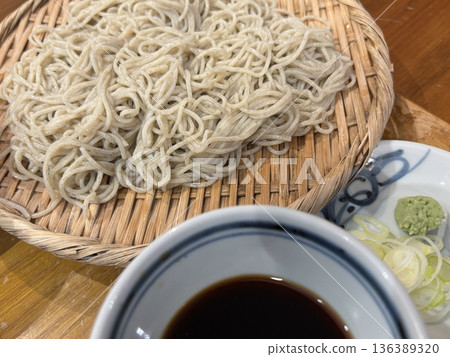 扎魯蕎麥麵、扎魯蕎麥麵、蕎麥粉、冷蕎麥麵的形象 扎魯蕎麥麵、扎魯蕎麥麵、蕎麥粉、冷蕎麥麵的形象 136389320
