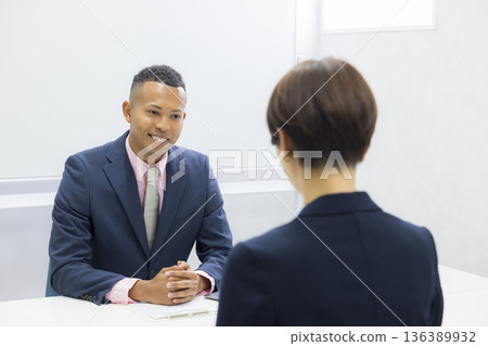 Businessmen to meet 136389932