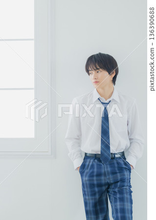 男高中生學習 136390688