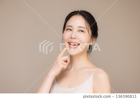 Beauty image of young women Beauty image of young women 136390811