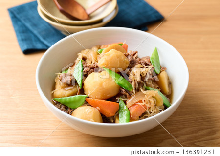 Nikujaga(牛肉和馬鈴薯) Nikujaga(牛肉和馬鈴薯) 136391231