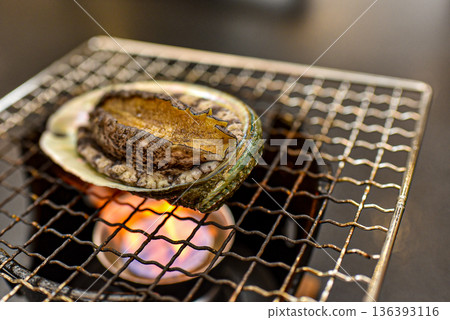 Abalone dance grill 136393116