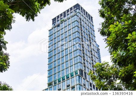 許多綠色辦公室街道風景 許多綠色辦公室街道風景 136393416