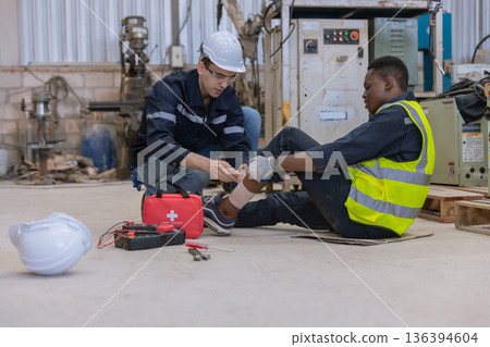 worker, construction, engineer 136394604