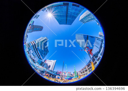 日本東京城市景觀新貌。雪後澀谷站西出口…山手線、履帶式起重機和大型重型機械陸續投入使用 = 9th 136394696