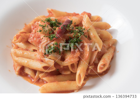 番茄醬通心粉義大利麵 136394733