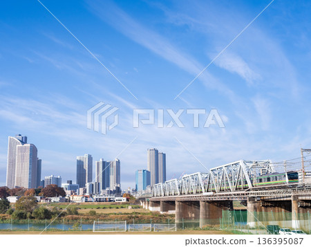 [湘南新宿線] 清晨列車 開往武藏小杉方向 136395087