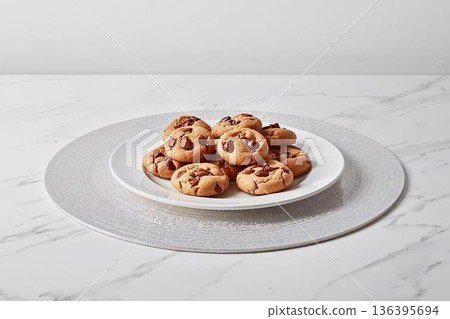 白板和餅乾 白板和餅乾 136395694