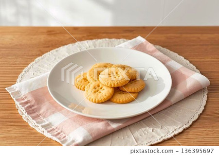 白板和餅乾 136395697