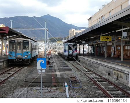 Terminal platform at Uwajima Station and the Uwajima Express 136396484