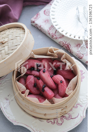Steamed apples in wine Steamed apples in wine 136396725