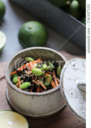 Hijiki and edamame in vinegar with hebes 136397103