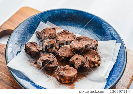 Crispy Wheat Flour Chocolate Cocoa Crispy Wheat Flour Chocolate Cocoa 136397114