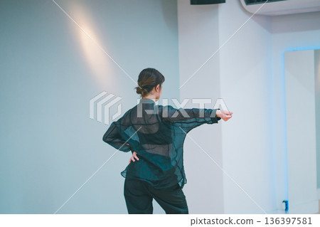 舞 舞蹈 跳舞 136397581