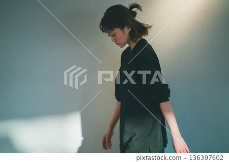 dancing, female, females 136397602