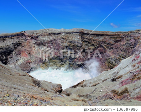 阿蘇山火山口（熊本縣阿蘇市） 136397986