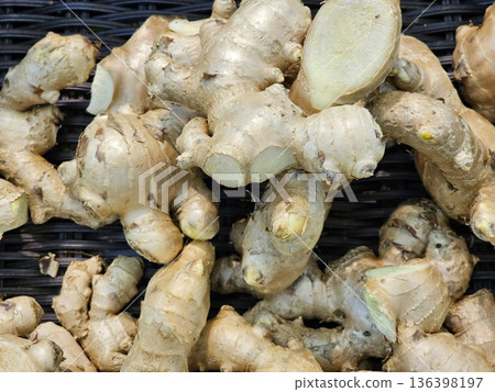 ginger ginger 136398197