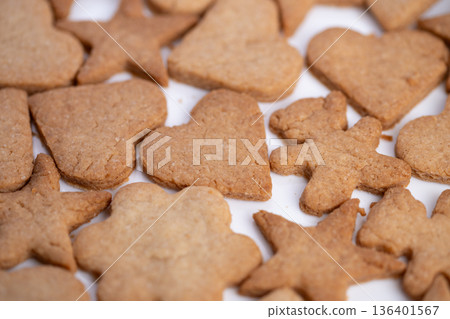 Cinnamonflavored autumn cookies, Comforting heartshaped cookies infused with warm cinnamon essence, Deliciously spiced cookies with rich brown hues and cozy autumn atmosphere Cinnamonflavored autumn cookies, Comforting heartshaped cookies infused with warm cinnamon essence, Deliciously spiced cookies with rich brown hues and cozy autumn atmosphere 136401567