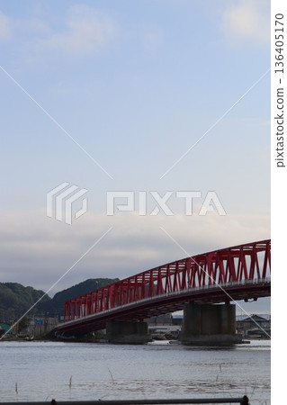 夕陽映照下的厚橋 夕陽映照下的厚橋 136405170