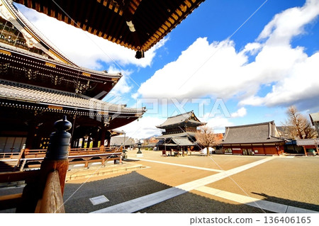 Higashi Honganji Temple, Goei-do Hall and Goei-do Gate (Important Cultural Property), Tokoha-cho, Shimogyo Ward, Kyoto City, February 2022 Higashi Honganji Temple, Goei-do Hall and Goei-do Gate (Important Cultural Property), Tokoha-cho, Shimogyo Ward, Kyoto City, February 2022 136406165