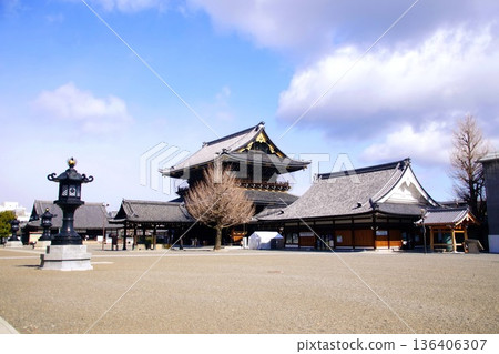 Higashi Honganji Temple, Goei-do Gate (Important Cultural Property), Kyoto Prefecture, Tokoha-cho, Shimogyo Ward, Kyoto City, February 2022 136406307