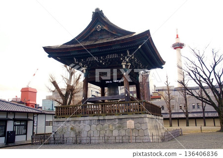 Higashi Honganji Temple Bell Tower (Important Cultural Property), Kyoto Prefecture, Tokoha-cho, Shimogyo Ward, Kyoto City, February 2022 Higashi Honganji Temple Bell Tower (Important Cultural Property), Kyoto Prefecture, Tokoha-cho, Shimogyo Ward, Kyoto City, February 2022 136406836