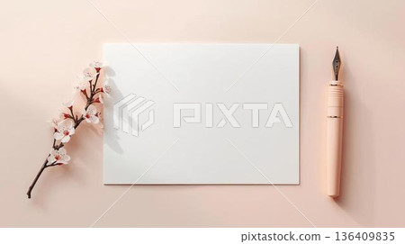春意盎然的白色信紙，上面印著櫻花枝和鋼筆圖案 136409835