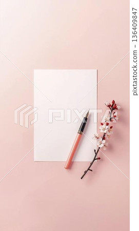 春意盎然的白色信紙，上面印著櫻花枝和鋼筆圖案 136409847