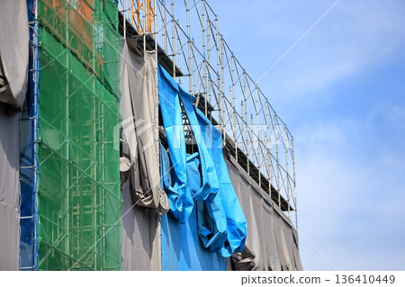 Image of external scaffolding (framework scaffolding) 136410449