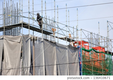 Image of external scaffolding (framework scaffolding) 136410671