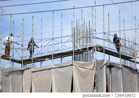 Image of external scaffolding (framework scaffolding) 136410672