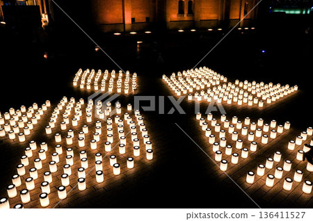 Lantern art of tranquility and light 136411527