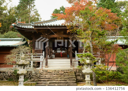 Temple No. 82: Seihozan Senjuin Nekoji (Main Hall) [Nakayamacho, Takamatsu City, Kagawa Prefecture] 136412756