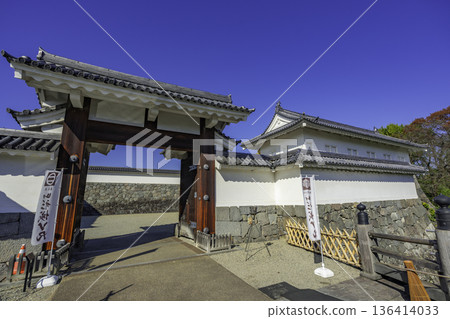 山形城、二之丸東大手門、朝鮮門和北樓，位於山形縣山形市 136414033