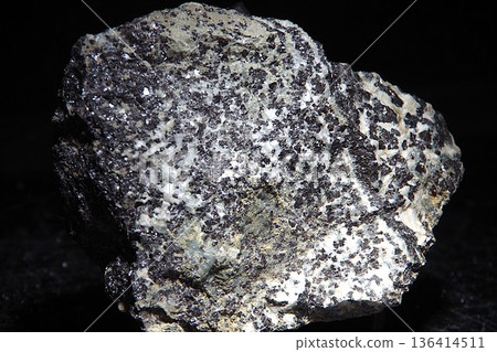 White ore/zinc ore 136414511