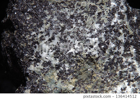 White ore/zinc ore 136414512
