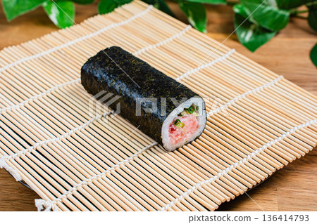 鰤魚壽司卷 136414793