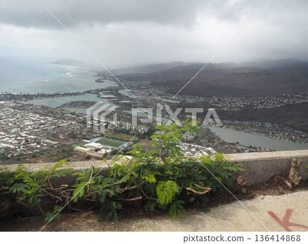 從可可角步道 (Koko Head Trail) 可以欣賞到美麗的景色，這是夏威夷很受歡迎的活動。 136414868