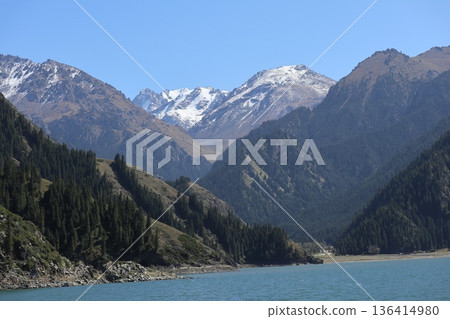 在中國絲路旅行：烏魯木齊天山天池風光 136414980