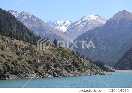 在中國絲路旅行：烏魯木齊天山天池風光 136414983