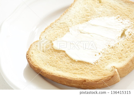 Buttered toast 136415315